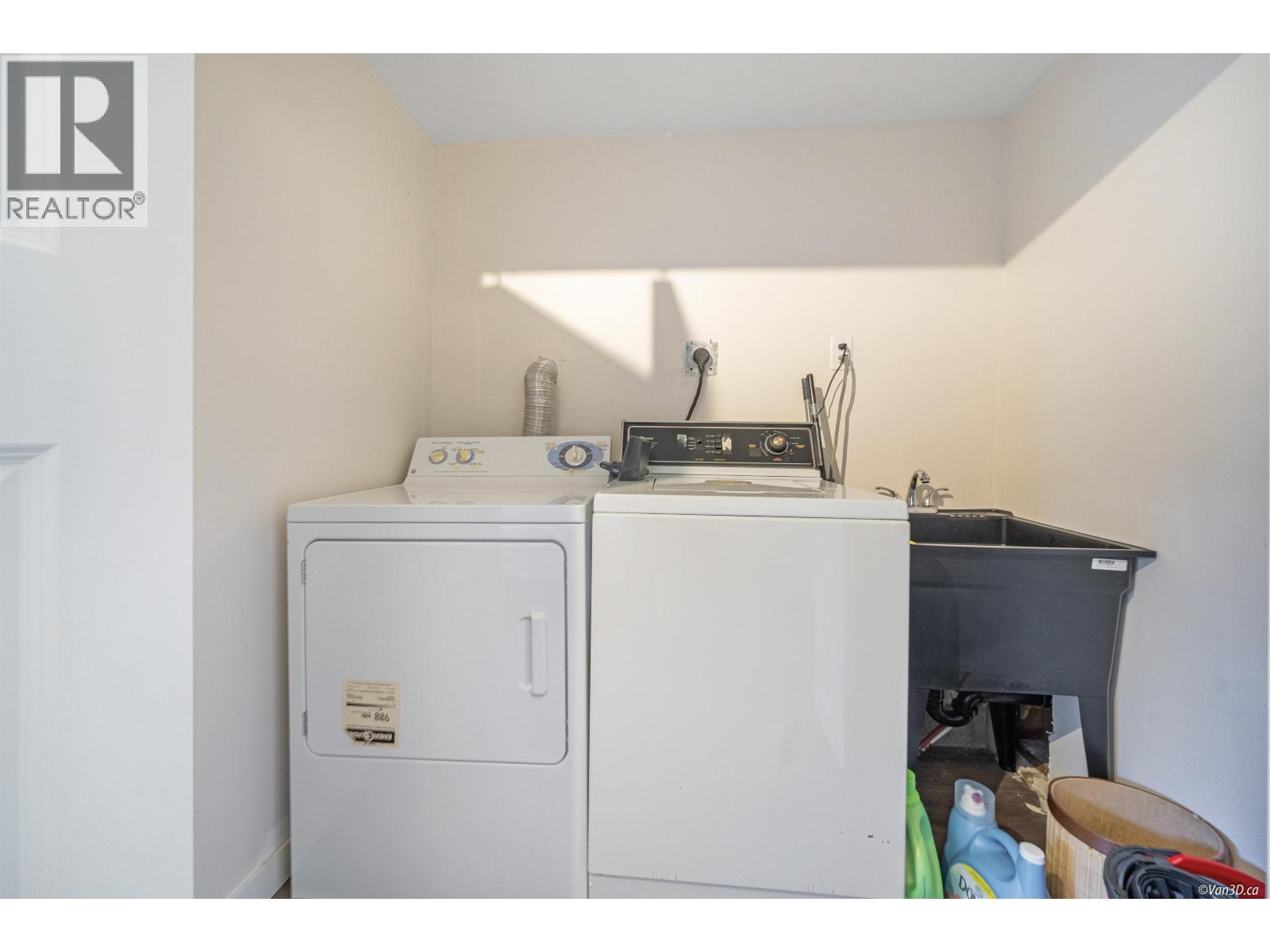 2131 Fraserview Drive, Vancouver, British Columbia  V5P 2N2 - Photo 25 - R3066441