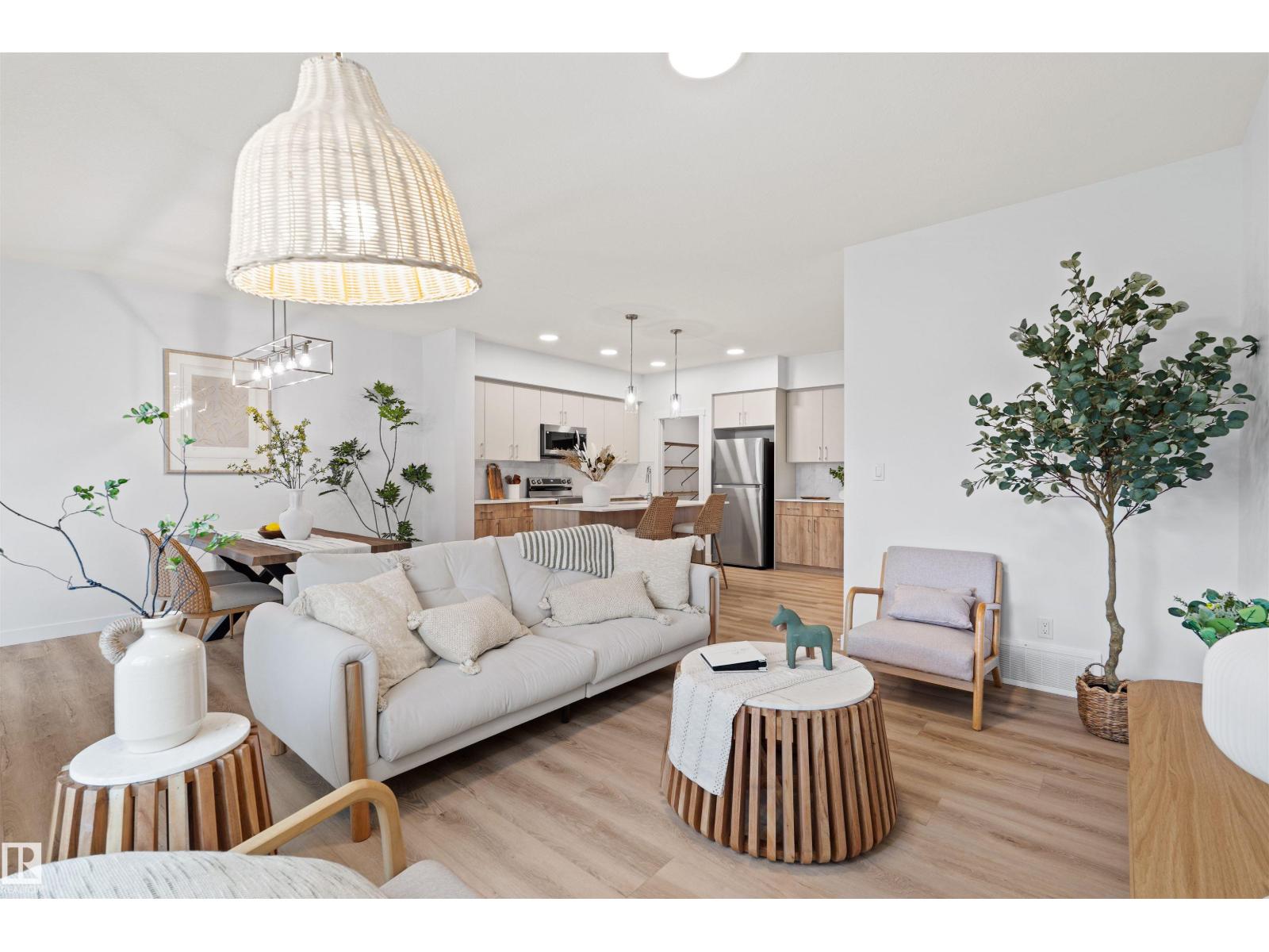 637 KINGLET BV NW, Edmonton, Alberta