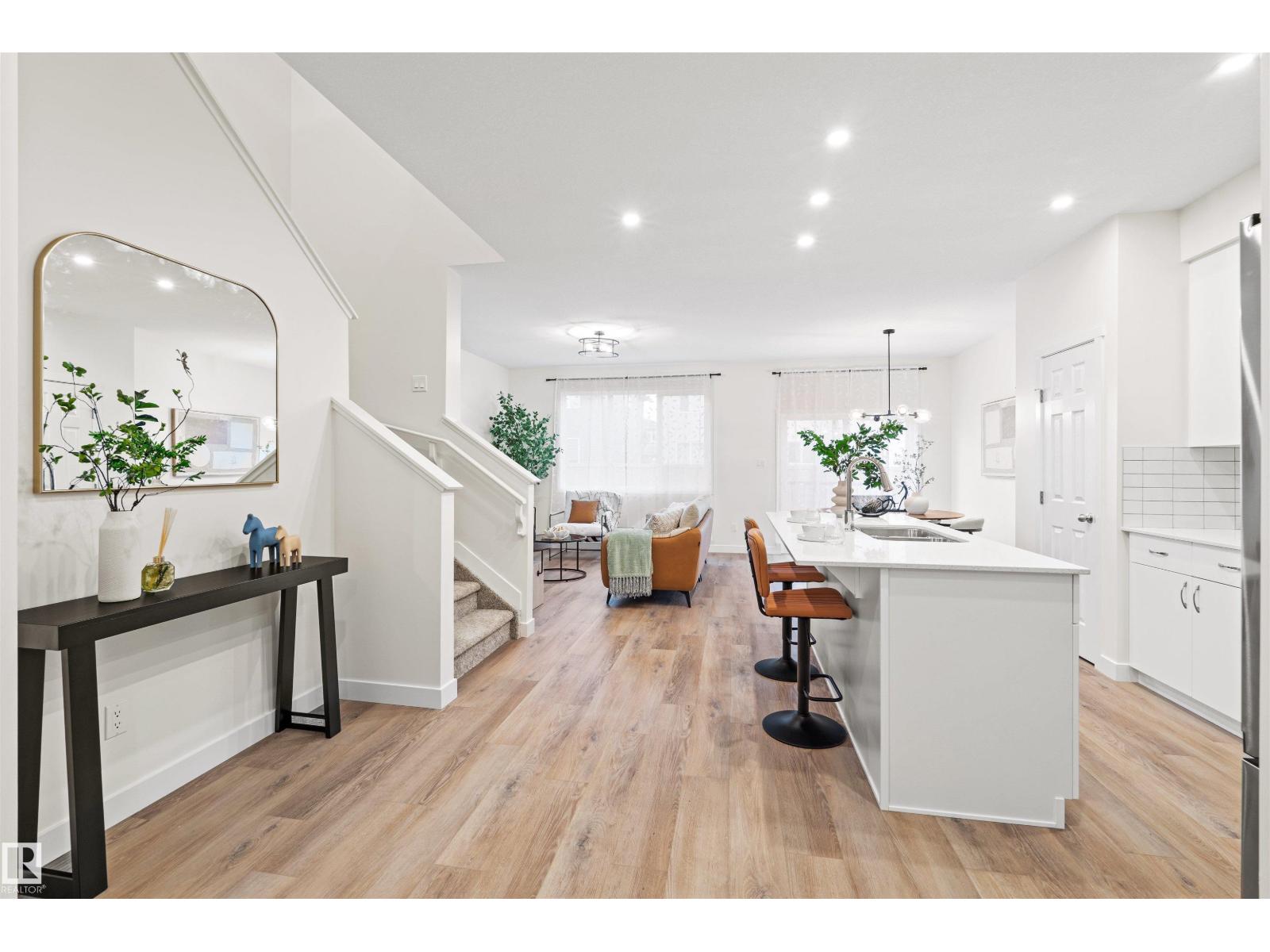 2009 209A ST NW, Edmonton, Alberta