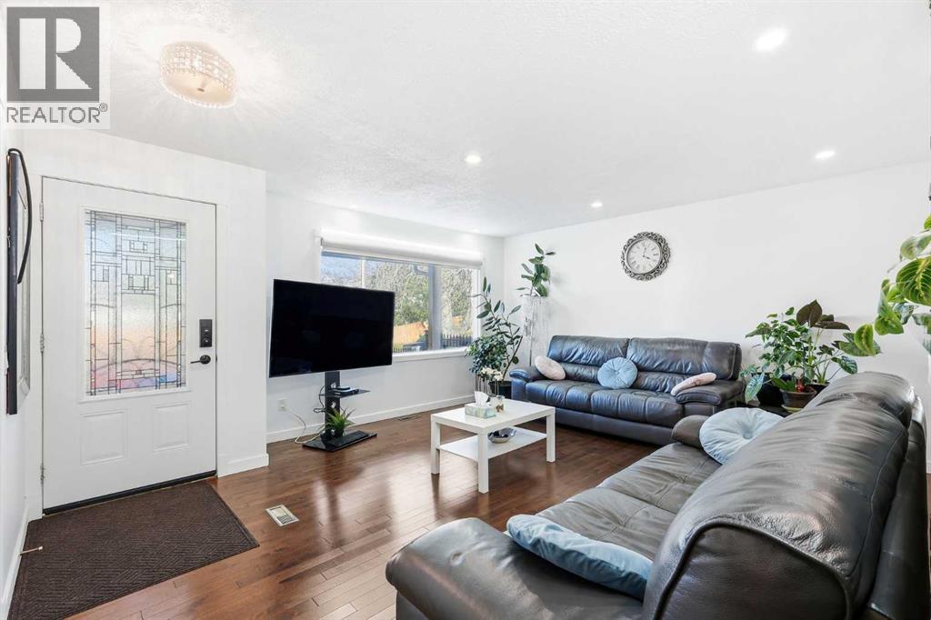 419 Whiteview Close Ne, Calgary, Alberta  T1Y 1R5 - Photo 6 - A2266036