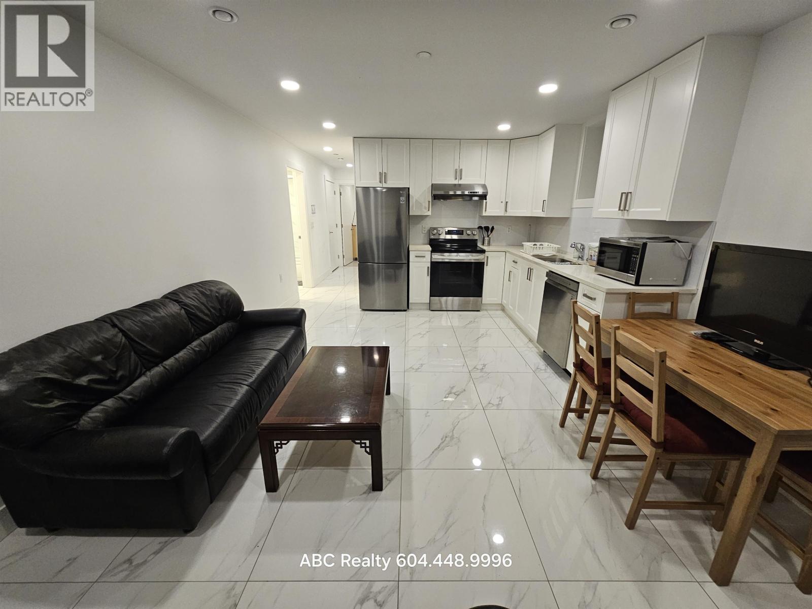 Lower 1xx W 43 Avenue, Vancouver, British Columbia  V5Y 2T7 - Photo 2 - R3063871