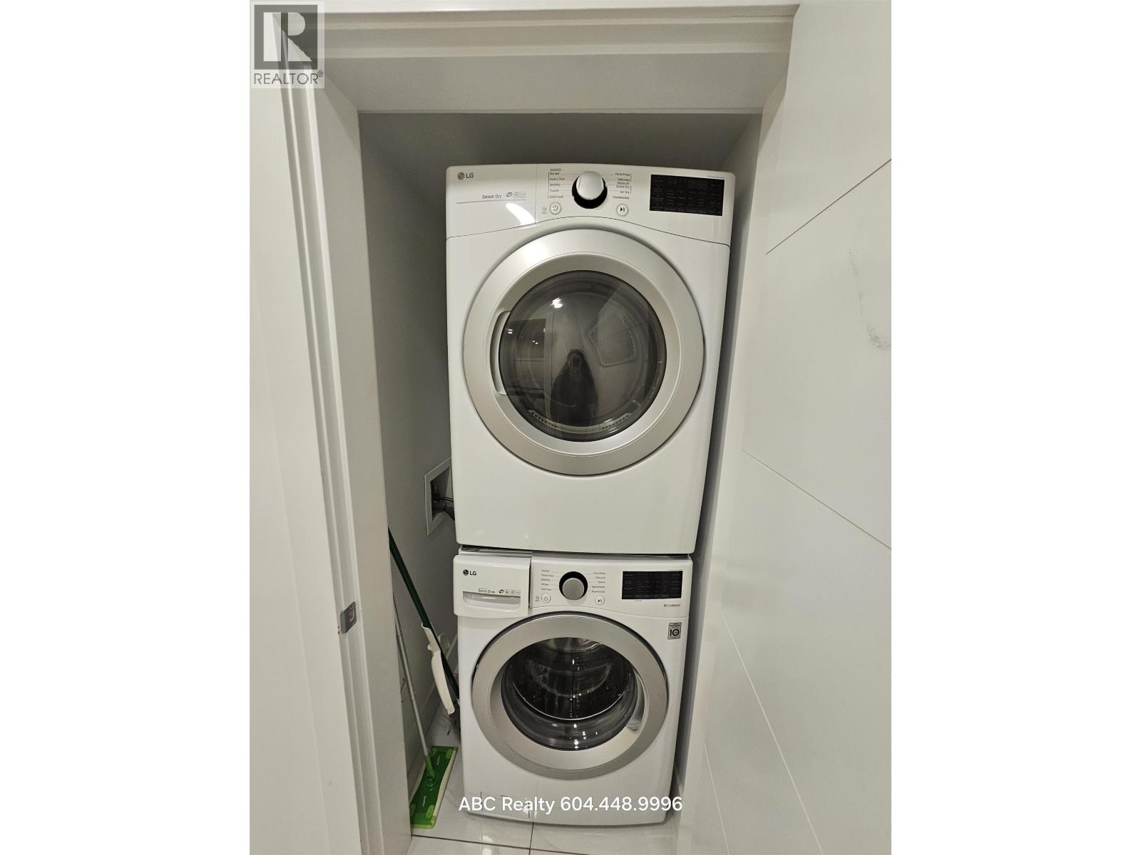 Lower 1xx W 43 Avenue, Vancouver, British Columbia  V5Y 2T7 - Photo 19 - R3063871