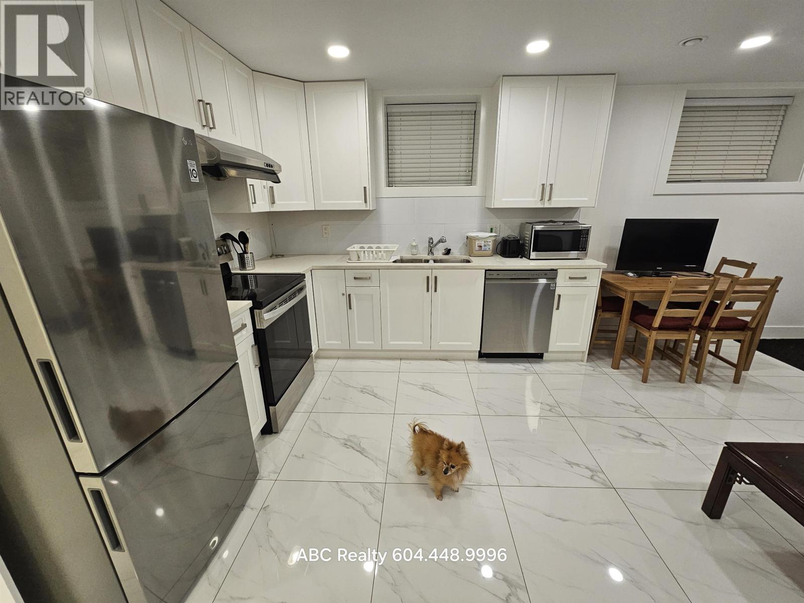 Lower 1xx W 43 Avenue, Vancouver, British Columbia  V5Y 2T7 - Photo 8 - R3063871