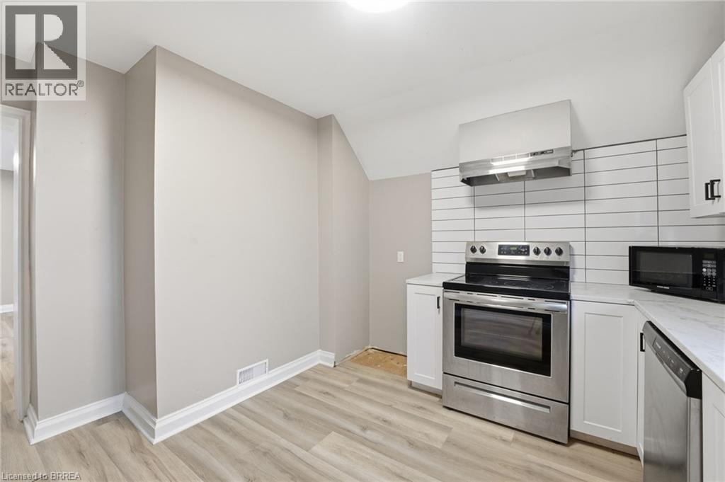 43 Richardson Street, Brantford, Ontario N3T 1H7 - Photo 5 - 40787012