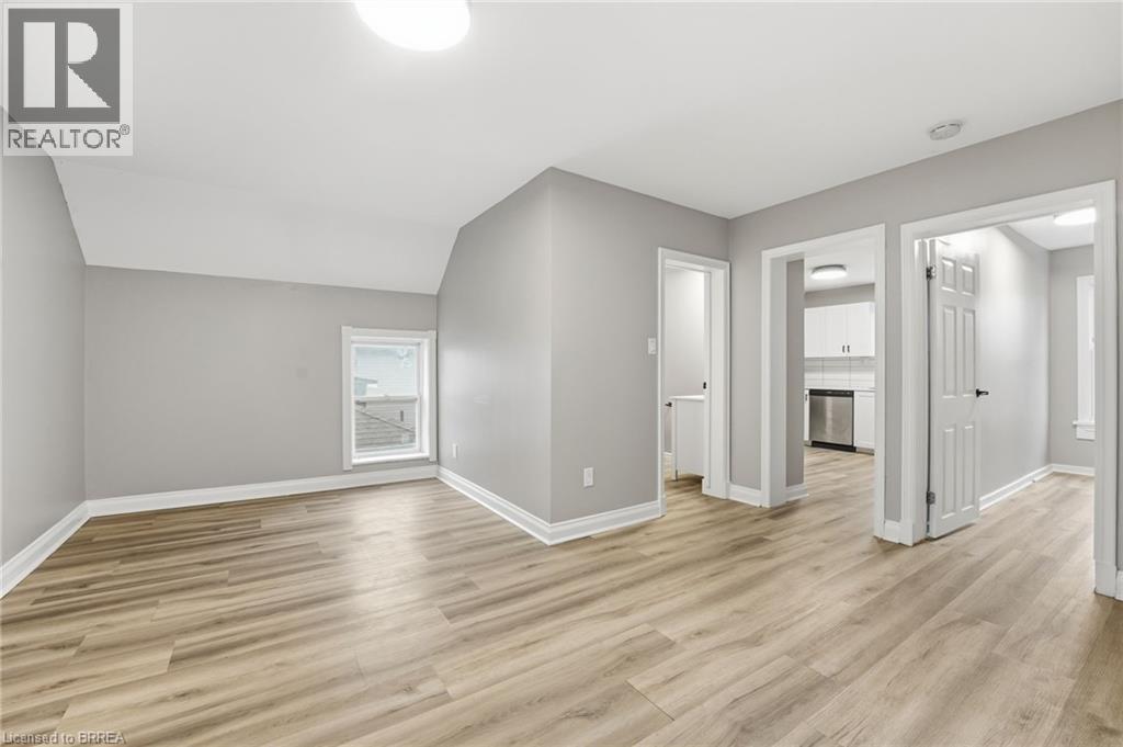 43 Richardson Street, Brantford, Ontario N3T 1H7 - Photo 9 - 40787012