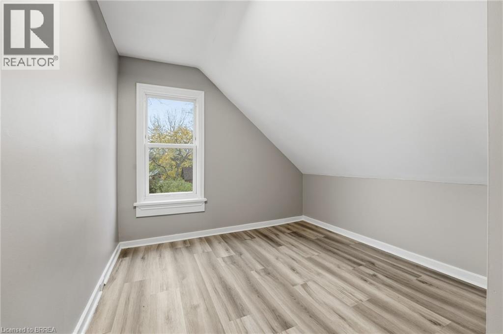 43 Richardson Street, Brantford, Ontario N3T 1H7 - Photo 7 - 40785721