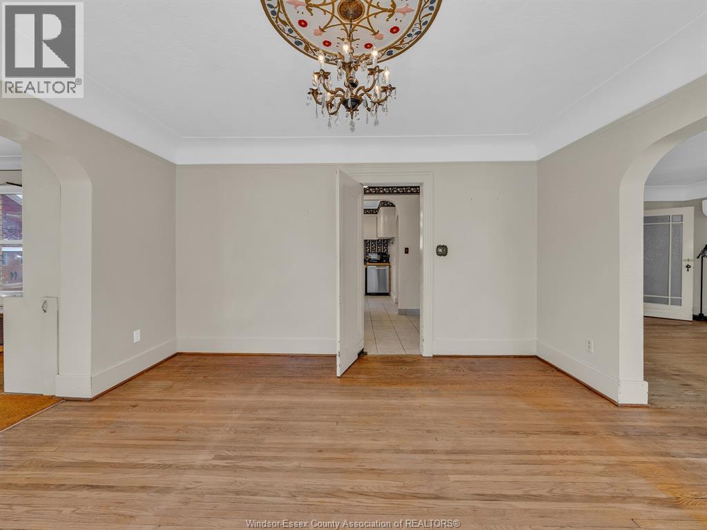 2239 Victoria Ave, Windsor, Ontario  N8X 1R2 - Photo 13 - 25028523