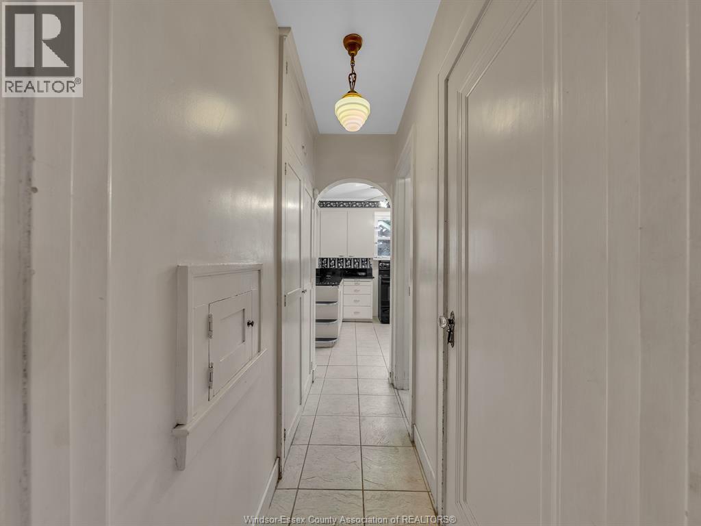 2239 Victoria Ave, Windsor, Ontario  N8X 1R2 - Photo 17 - 25028523