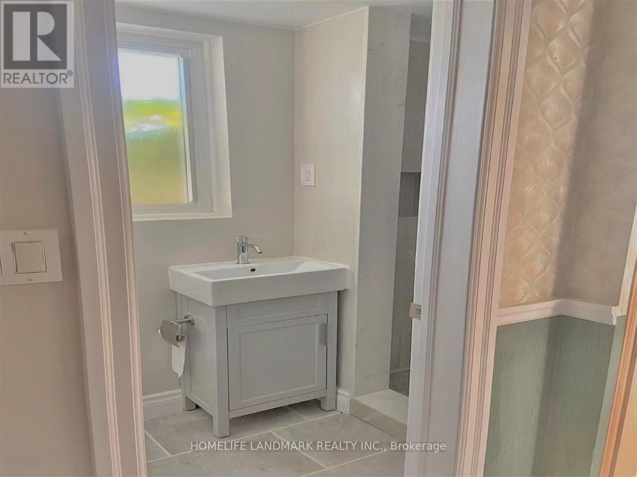 7 Mango Drive, Toronto, Ontario  M2K 2E9 - Photo 6 - C12519992