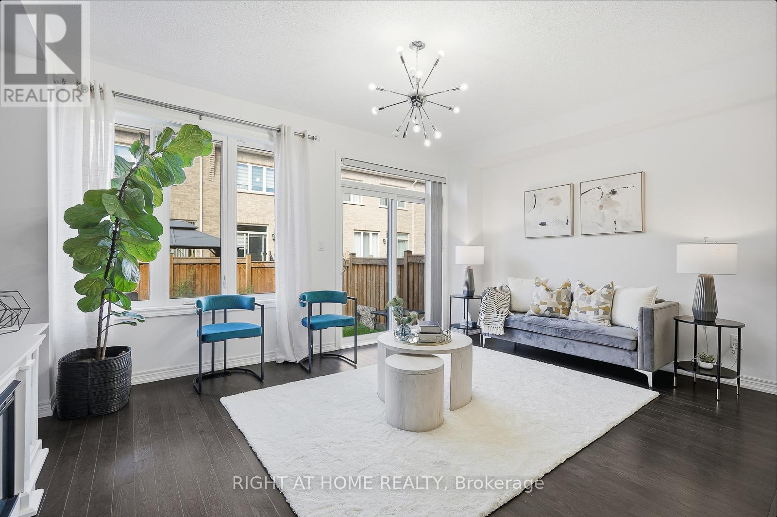 16 Angelfish Road, Brampton, Ontario  L7A 5C5 - Photo 10 - W12472340