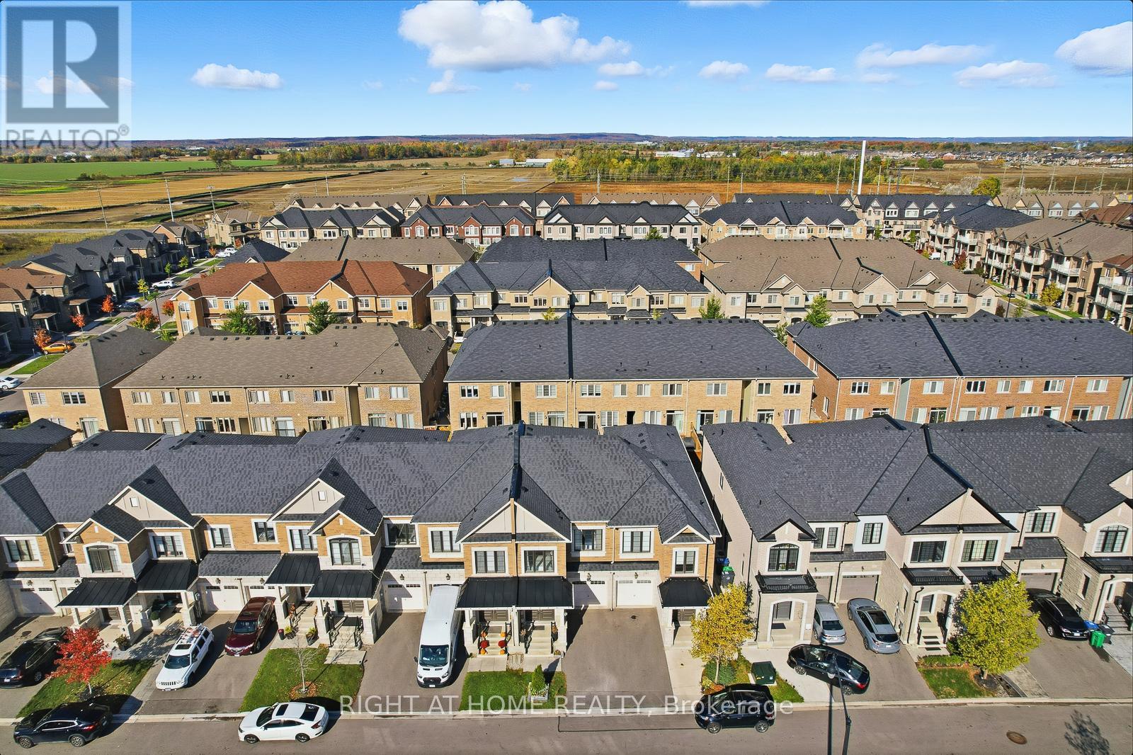 16 Angelfish Road, Brampton, Ontario  L7A 5C5 - Photo 5 - W12472340