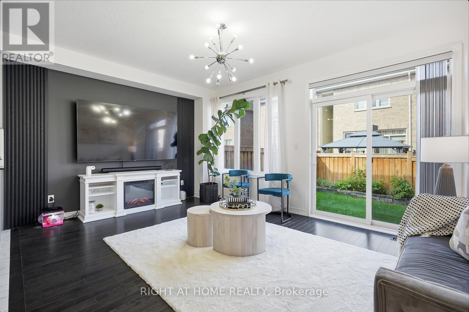 16 Angelfish Road, Brampton, Ontario  L7A 5C5 - Photo 12 - W12472340