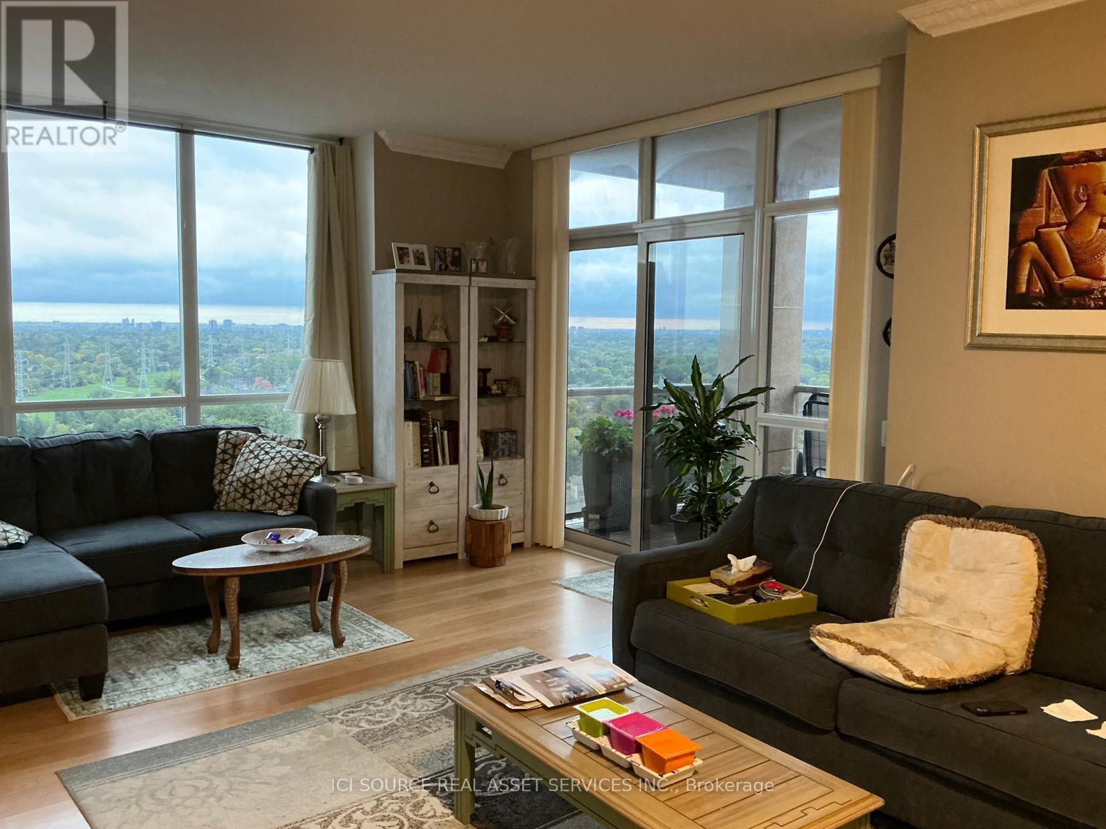 2320 - 5233 DUNDAS STREET W, Toronto, Ontario