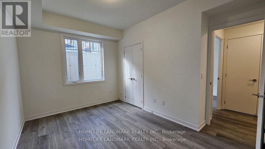 1218 - 8 David Eyer Road, Richmond Hill, Ontario  L4S 0N3 - Photo 5 - N12479730