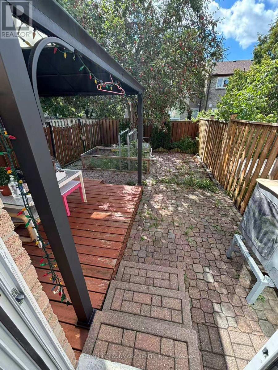 35 Moonlight Lane, Richmond Hill, Ontario  L4C 8K4 - Photo 14 - N12361773