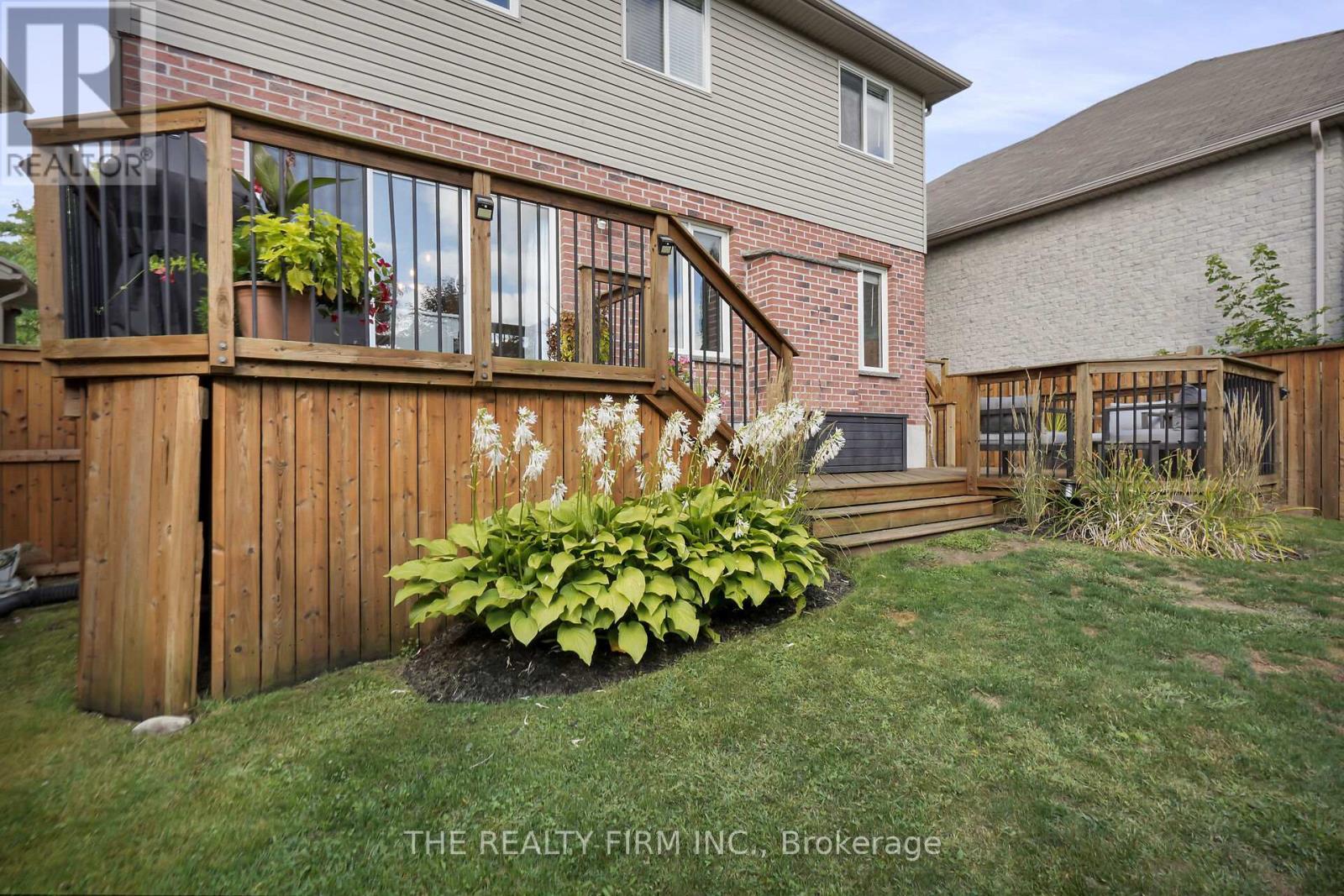 581 Clearwater Crescent, London North, Ontario  N5X 4J9 - Photo 34 - X12531592