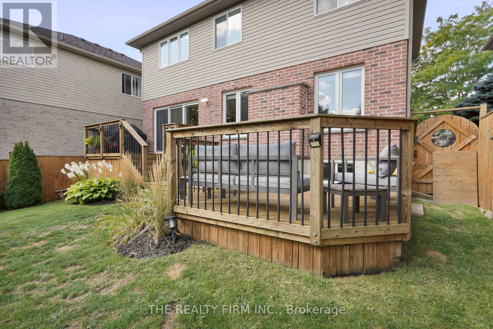 581 Clearwater Crescent, London North, Ontario  N5X 4J9 - Photo 38 - X12531592