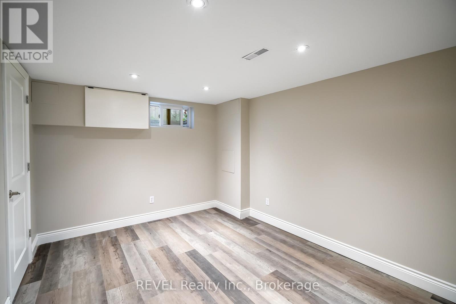 279 Vansickle Road, St. Catharines, Ontario  L2S 2T2 - Photo 13 - X12531582