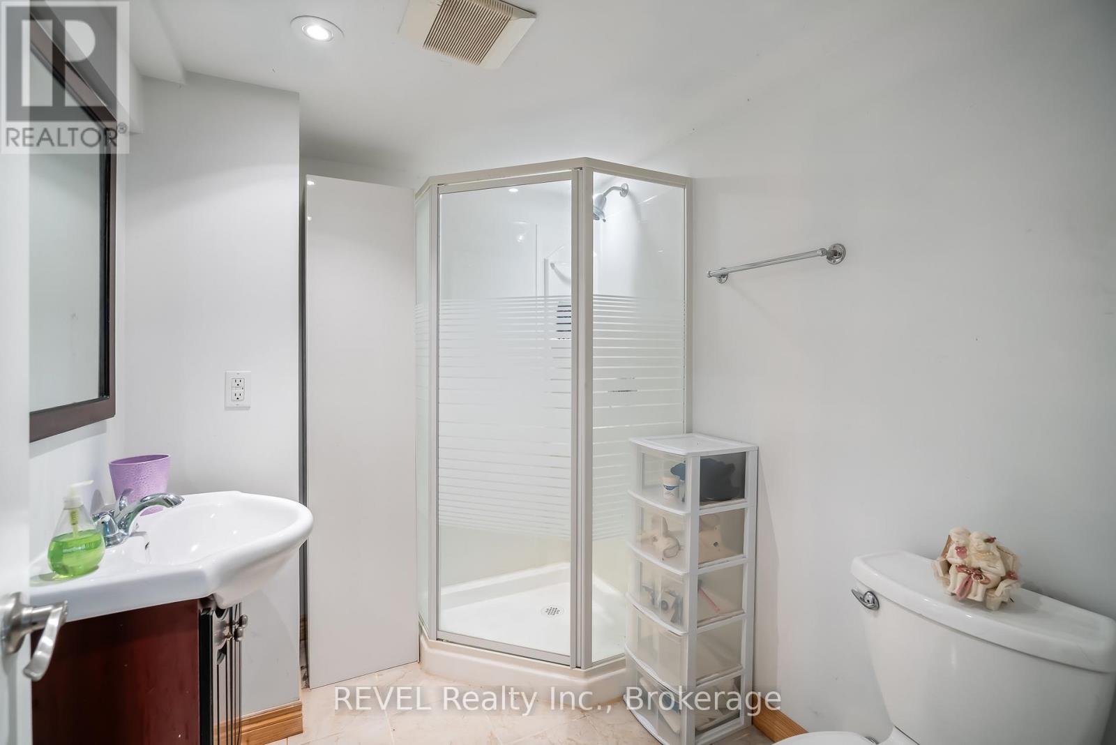 279 Vansickle Road, St. Catharines, Ontario  L2S 2T2 - Photo 14 - X12531582