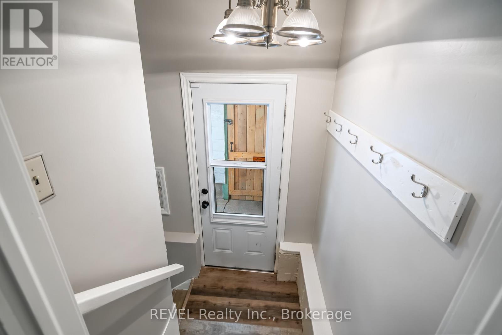 279 Vansickle Road, St. Catharines, Ontario  L2S 2T2 - Photo 31 - X12531582