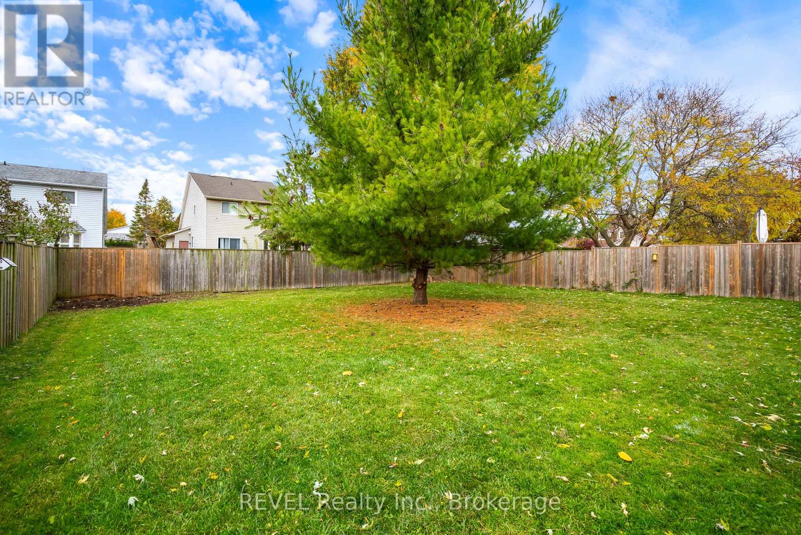 279 Vansickle Road, St. Catharines, Ontario  L2S 2T2 - Photo 5 - X12531582