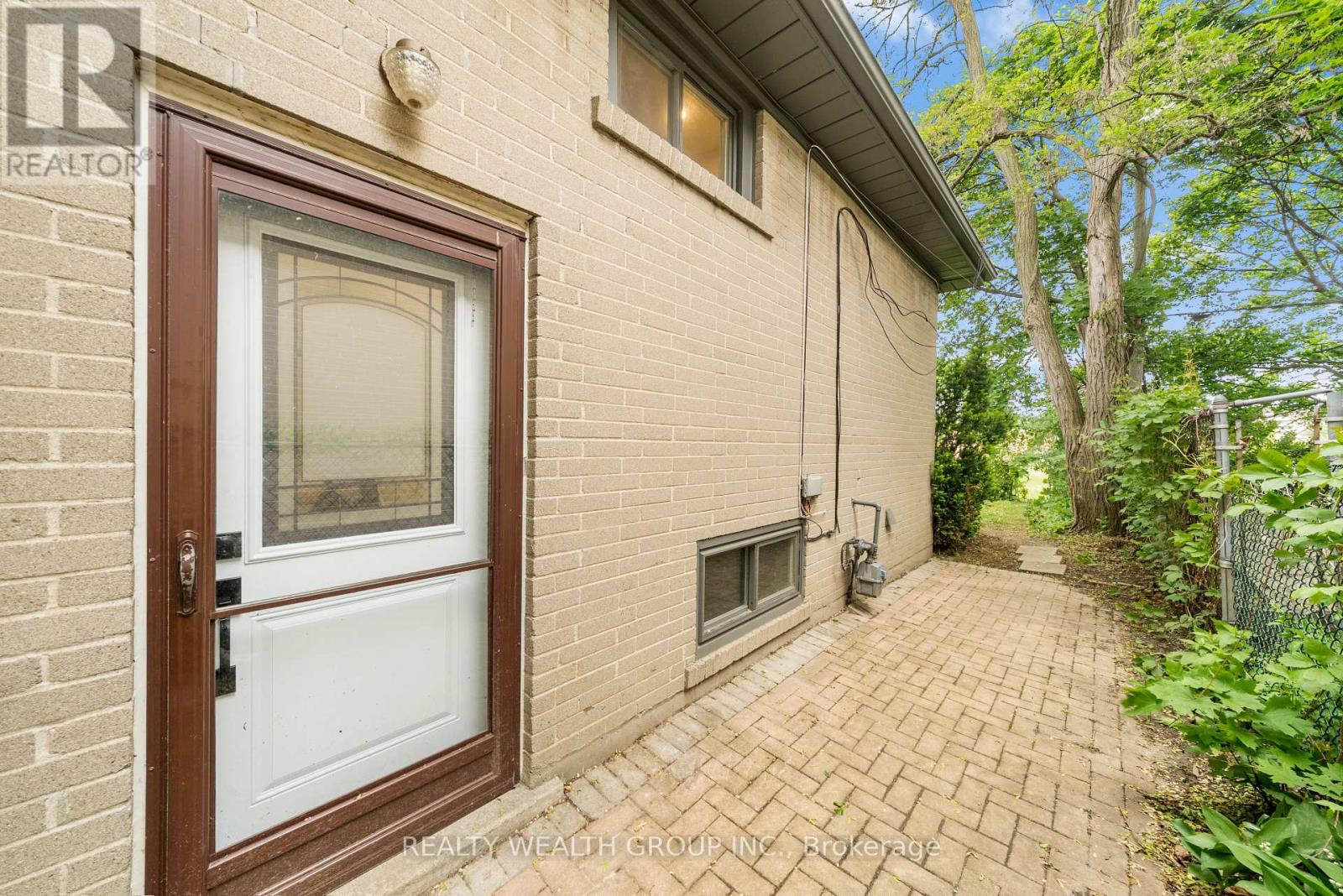 39 Treadgold Crescent, Toronto, Ontario  M3A 1X1 - Photo 33 - C12531554