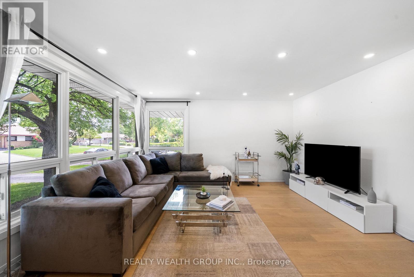 39 Treadgold Crescent, Toronto, Ontario  M3A 1X1 - Photo 7 - C12531554