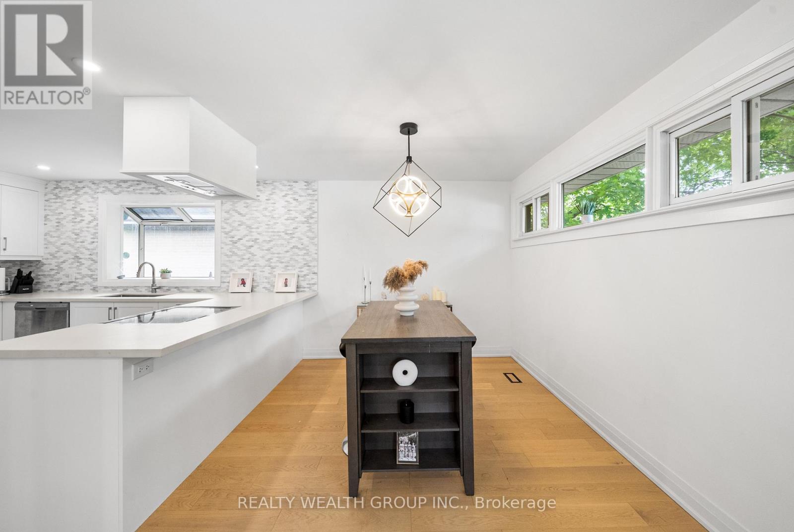 39 Treadgold Crescent, Toronto, Ontario  M3A 1X1 - Photo 9 - C12531554