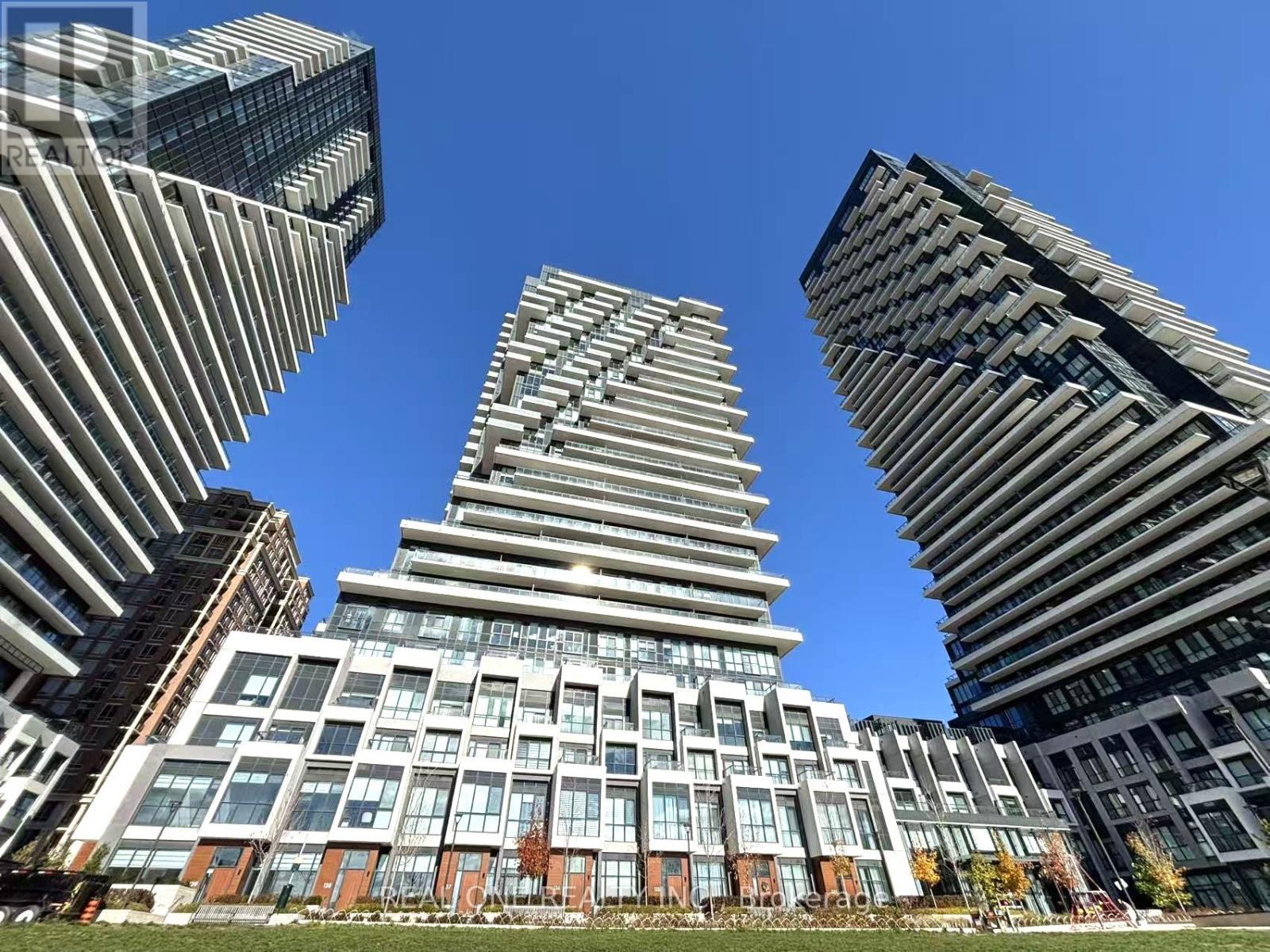 2704 - 30 INN ON THE PARK DRIVE, Toronto, Ontario