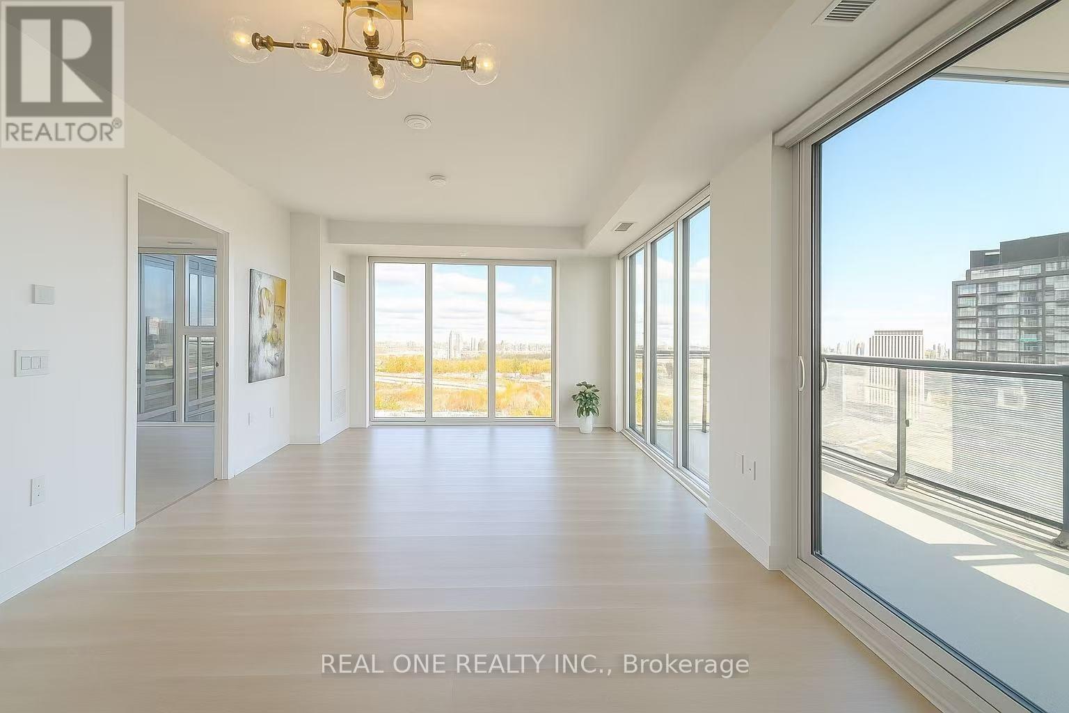 2704 - 30 Inn On The Park Drive, Toronto, Ontario  M3C 0P7 - Photo 24 - C12531558