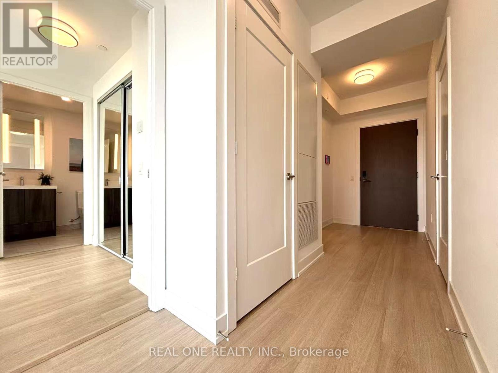 2704 - 30 Inn On The Park Drive, Toronto, Ontario  M3C 0P7 - Photo 5 - C12531558