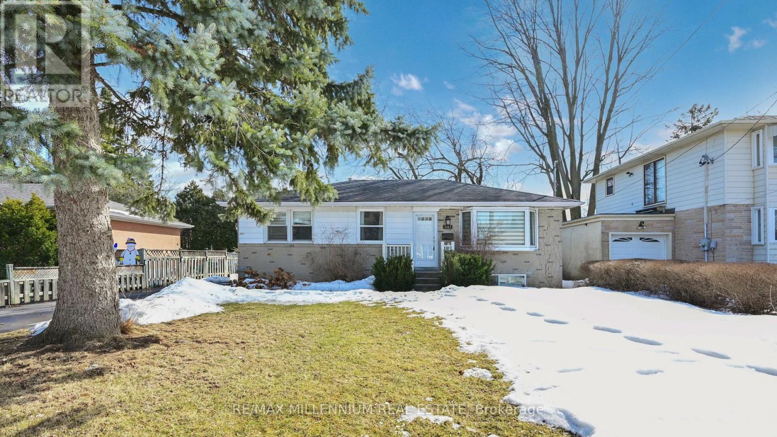 341 MOORE PARK AVENUE, Toronto, Ontario