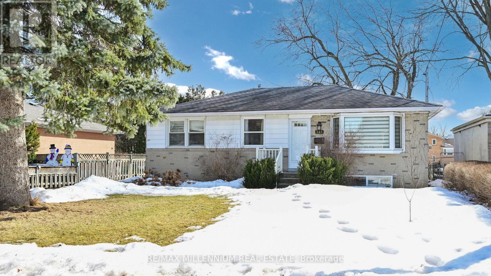 341 Moore Park Avenue, Toronto, Ontario  M2R 2R5 - Photo 3 - C12531594