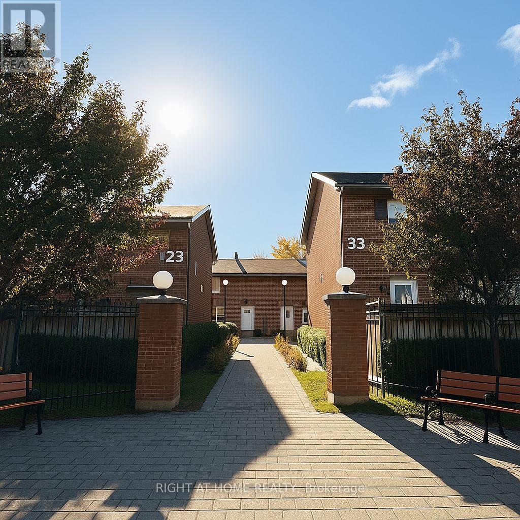 7 - 33 ROMFIELD CIRCUIT, Markham, Ontario