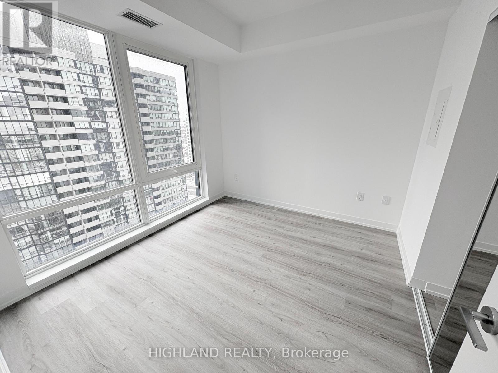 1409 - 395 Square One Drive, Mississauga, Ontario  L5B 0P6 - Photo 15 - W12531556