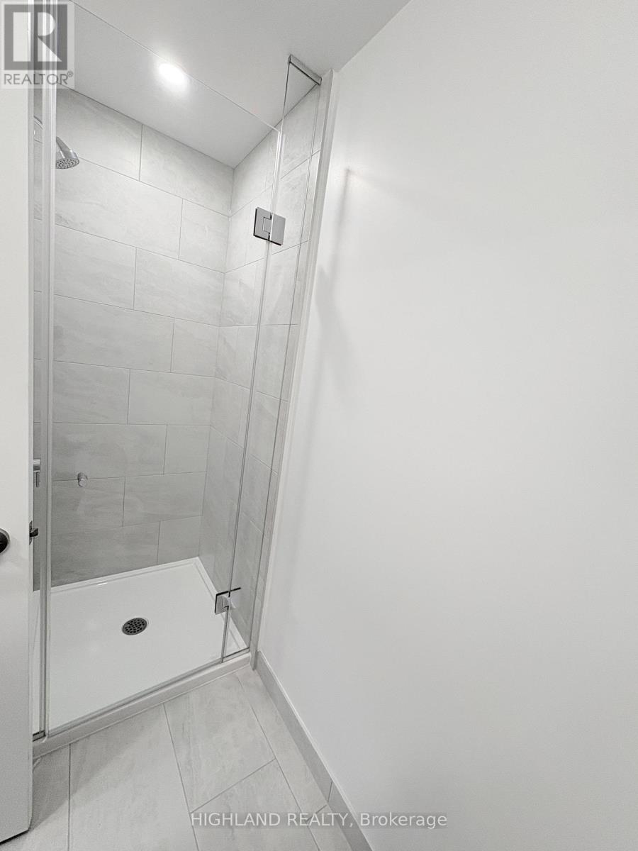 1409 - 395 Square One Drive, Mississauga, Ontario  L5B 0P6 - Photo 9 - W12531556