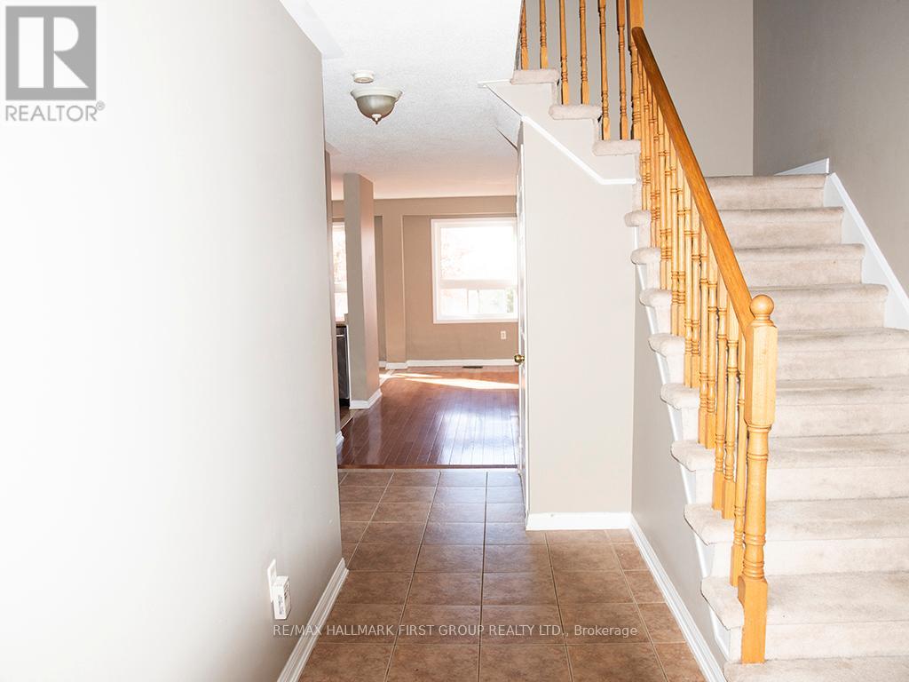 1054 Southport Drive, Oshawa, Ontario L1H 8A3 - Photo 2 - E12531636