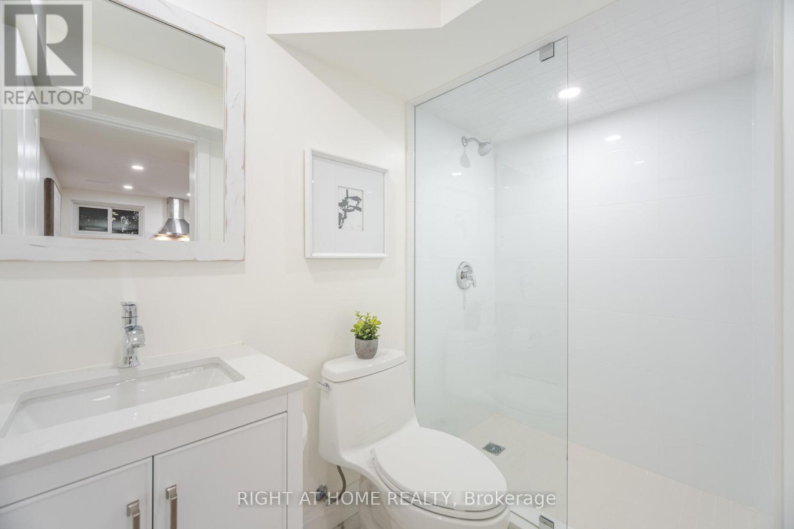 28 Forty First Street, Toronto, Ontario  M8W 3N6 - Photo 42 - W12531602