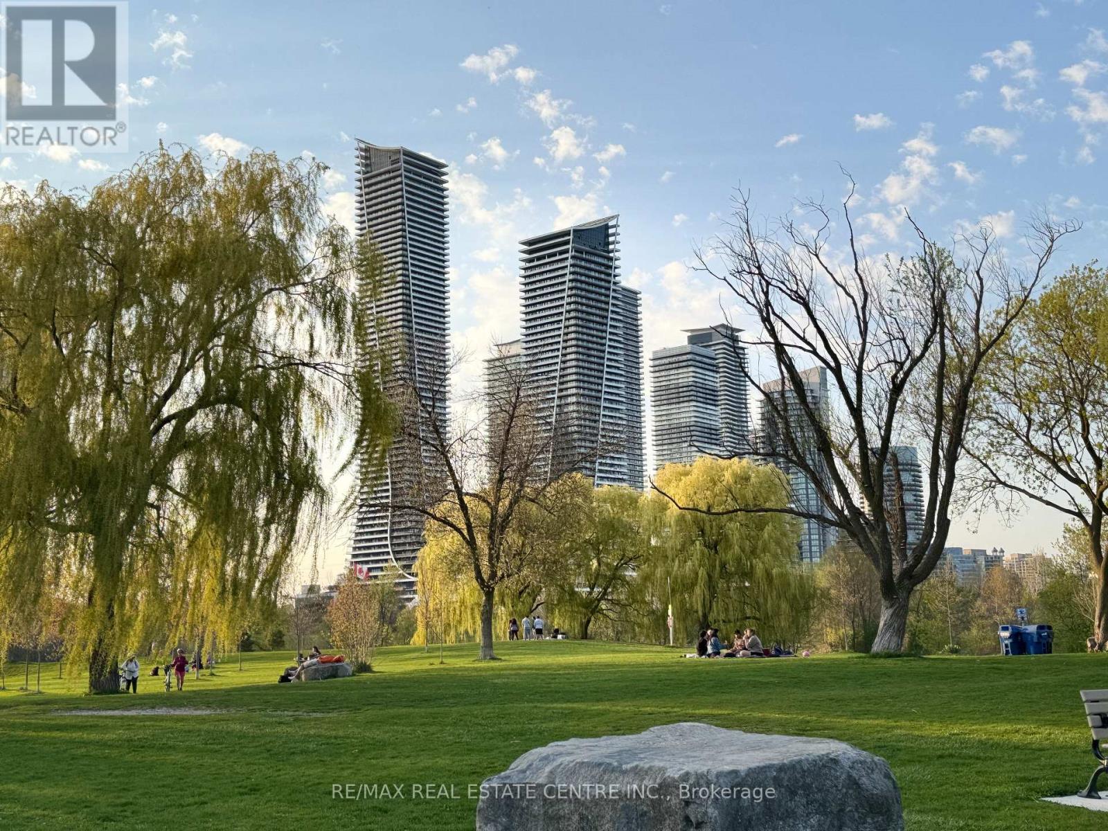 2 - 2183 LAKESHORE BOULEVARD W, Toronto, Ontario