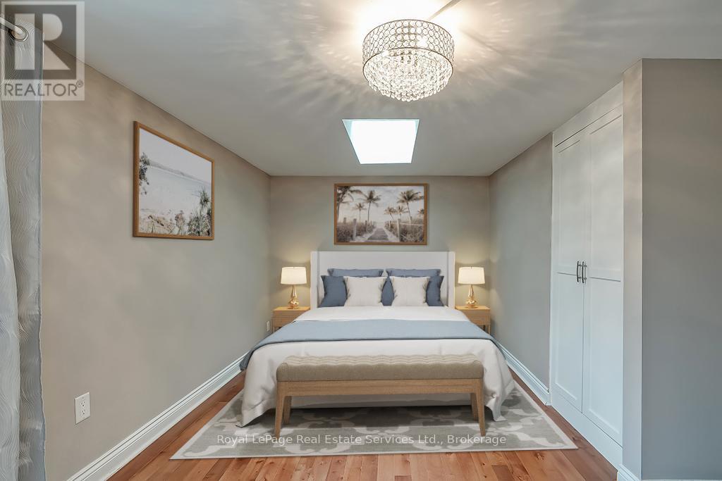 411 Trafalgar Road, Oakville, Ontario  L6J 3H8 - Photo 20 - W12531646