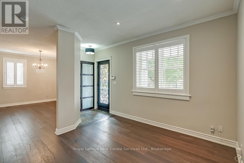 411 Trafalgar Road, Oakville, Ontario  L6J 3H8 - Photo 5 - W12531646