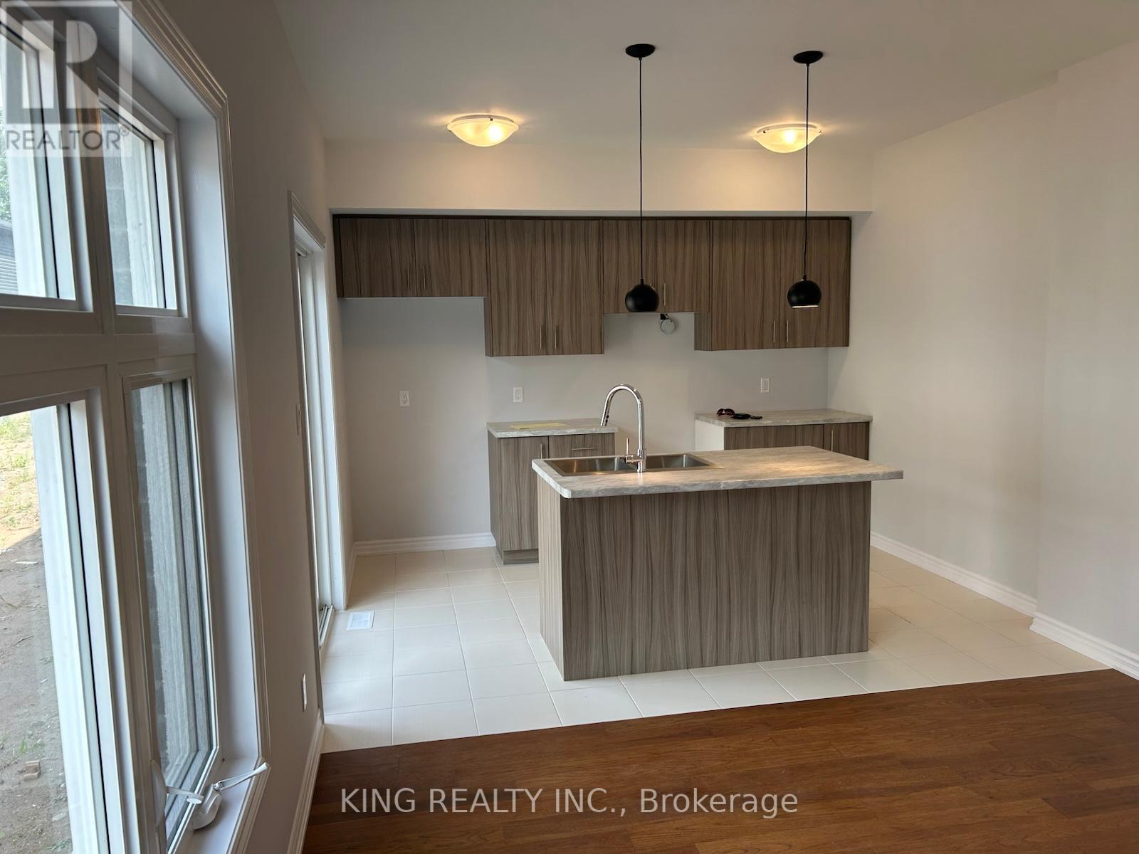 35 - 5672 Dorchester Road, Niagara Falls, Ontario  L2G 5S3 - Photo 12 - X12531610