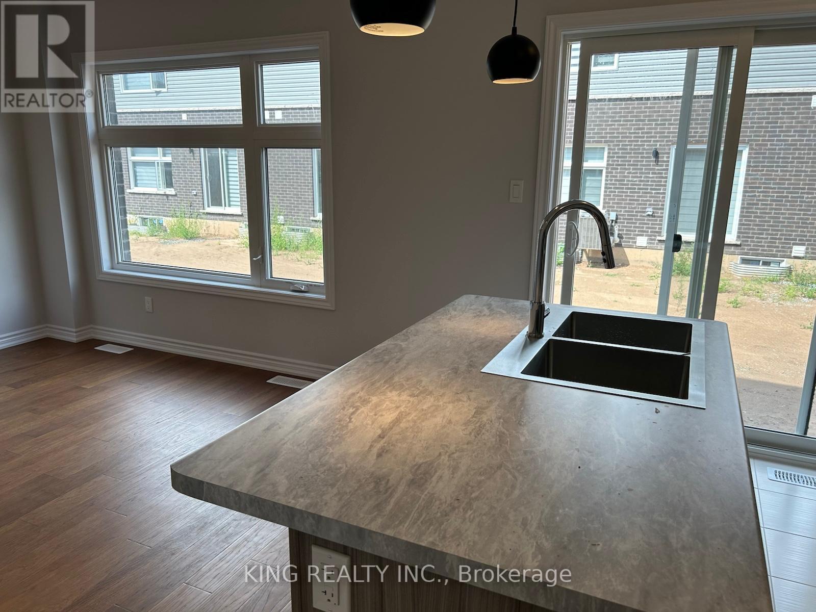 35 - 5672 Dorchester Road, Niagara Falls, Ontario  L2G 5S3 - Photo 13 - X12531610