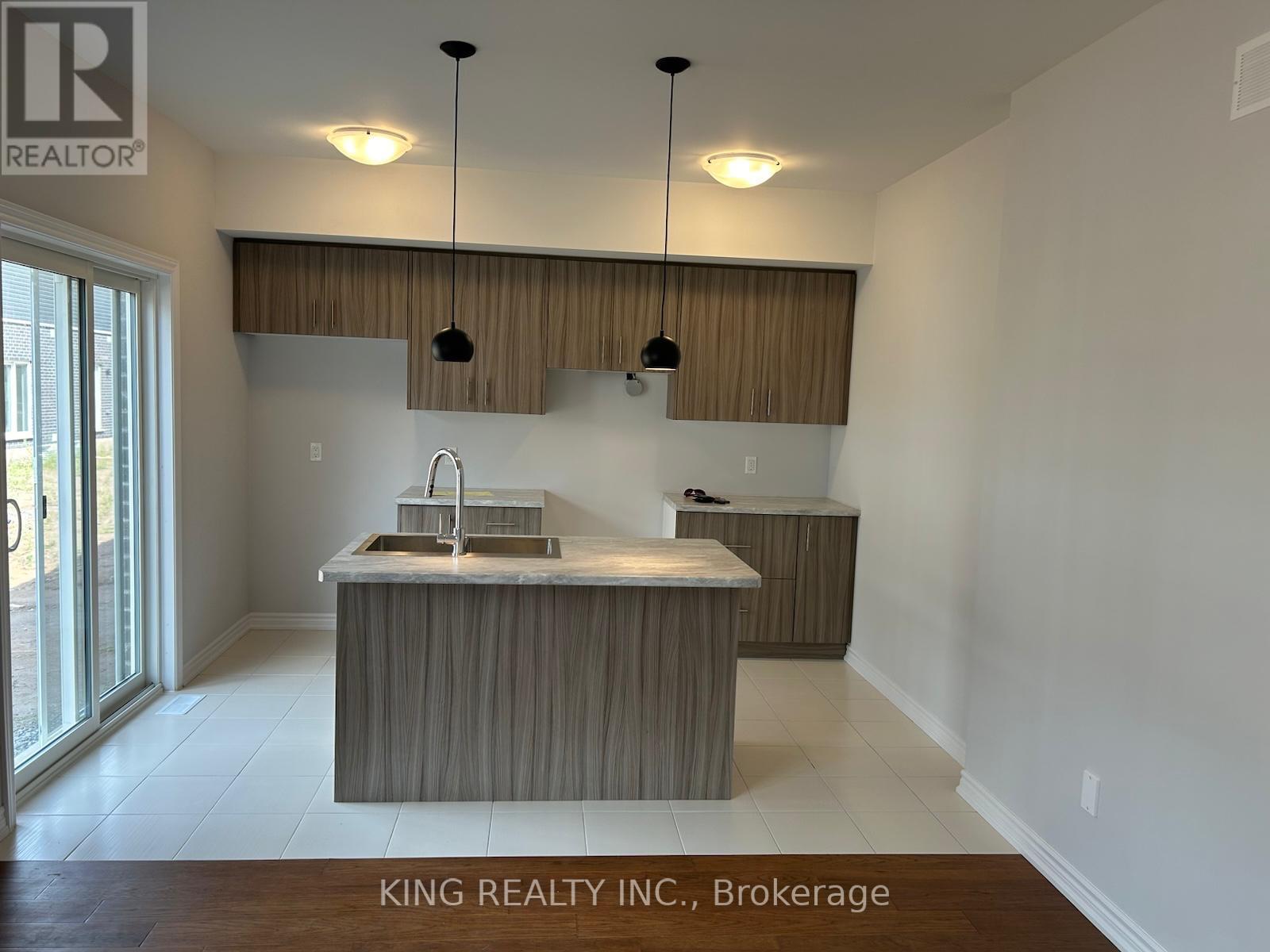 35 - 5672 Dorchester Road, Niagara Falls, Ontario  L2G 5S3 - Photo 14 - X12531610