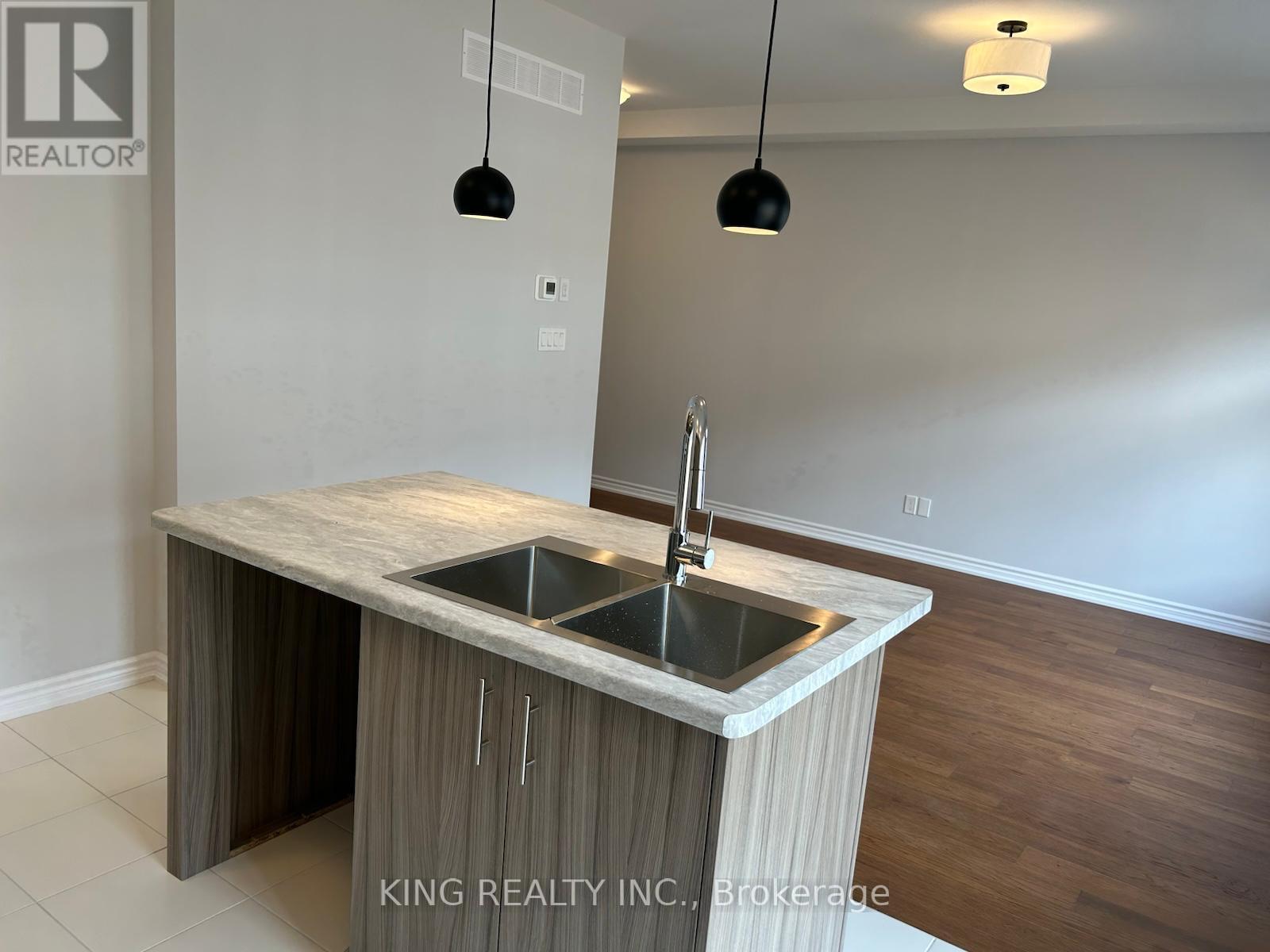 35 - 5672 Dorchester Road, Niagara Falls, Ontario  L2G 5S3 - Photo 16 - X12531610