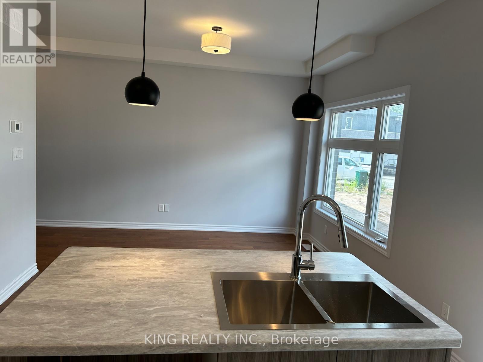 35 - 5672 Dorchester Road, Niagara Falls, Ontario  L2G 5S3 - Photo 19 - X12531610