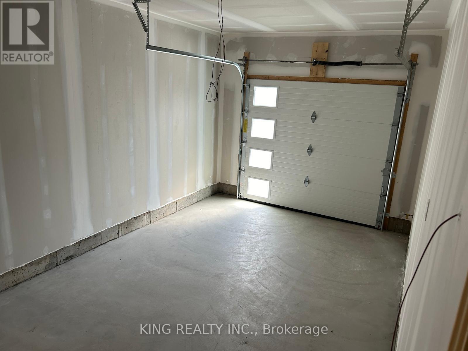 35 - 5672 Dorchester Road, Niagara Falls, Ontario  L2G 5S3 - Photo 36 - X12531610