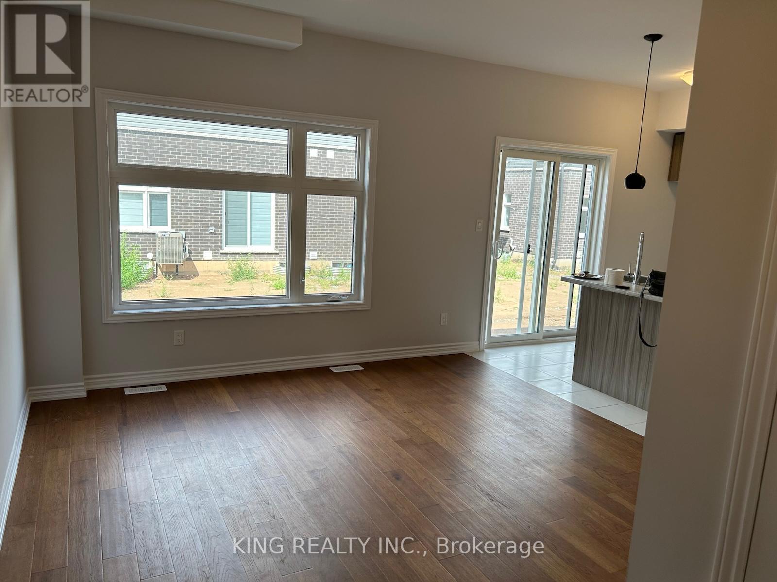 35 - 5672 Dorchester Road, Niagara Falls, Ontario  L2G 5S3 - Photo 5 - X12531610