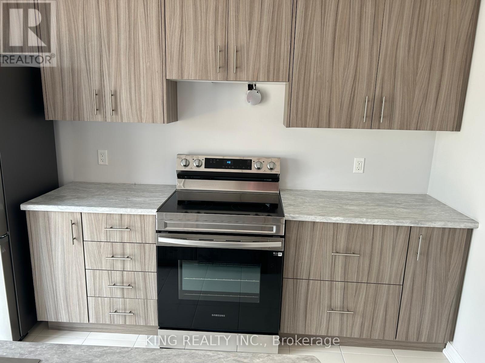 35 - 5672 Dorchester Road, Niagara Falls, Ontario  L2G 5S3 - Photo 8 - X12531610