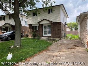 8324 Gregory Place, Windsor, Ontario
